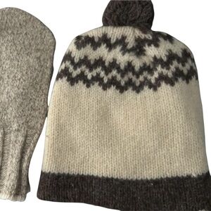 COPY - 100% Wool hat and gloves and knee length socks, adult fit